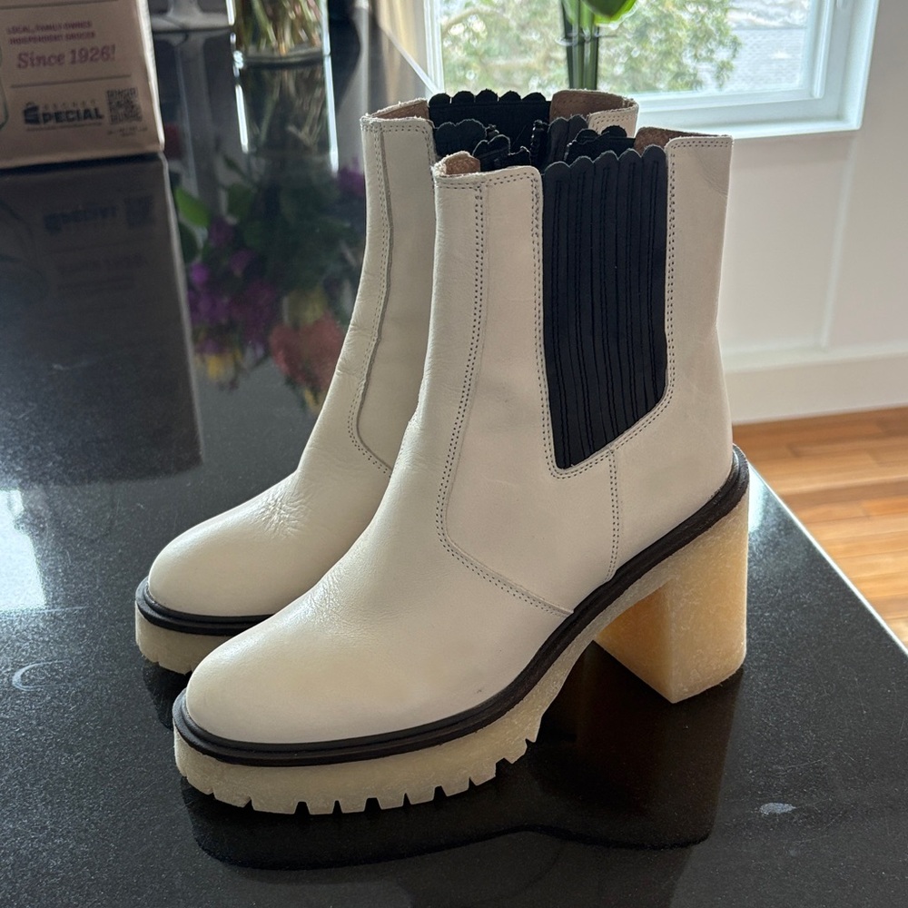 FREE PEOPLE Cream and Black Heeled Boots